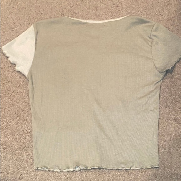 Almost Famous Colorblock Short Sleeve Top - Picture 5 of 5